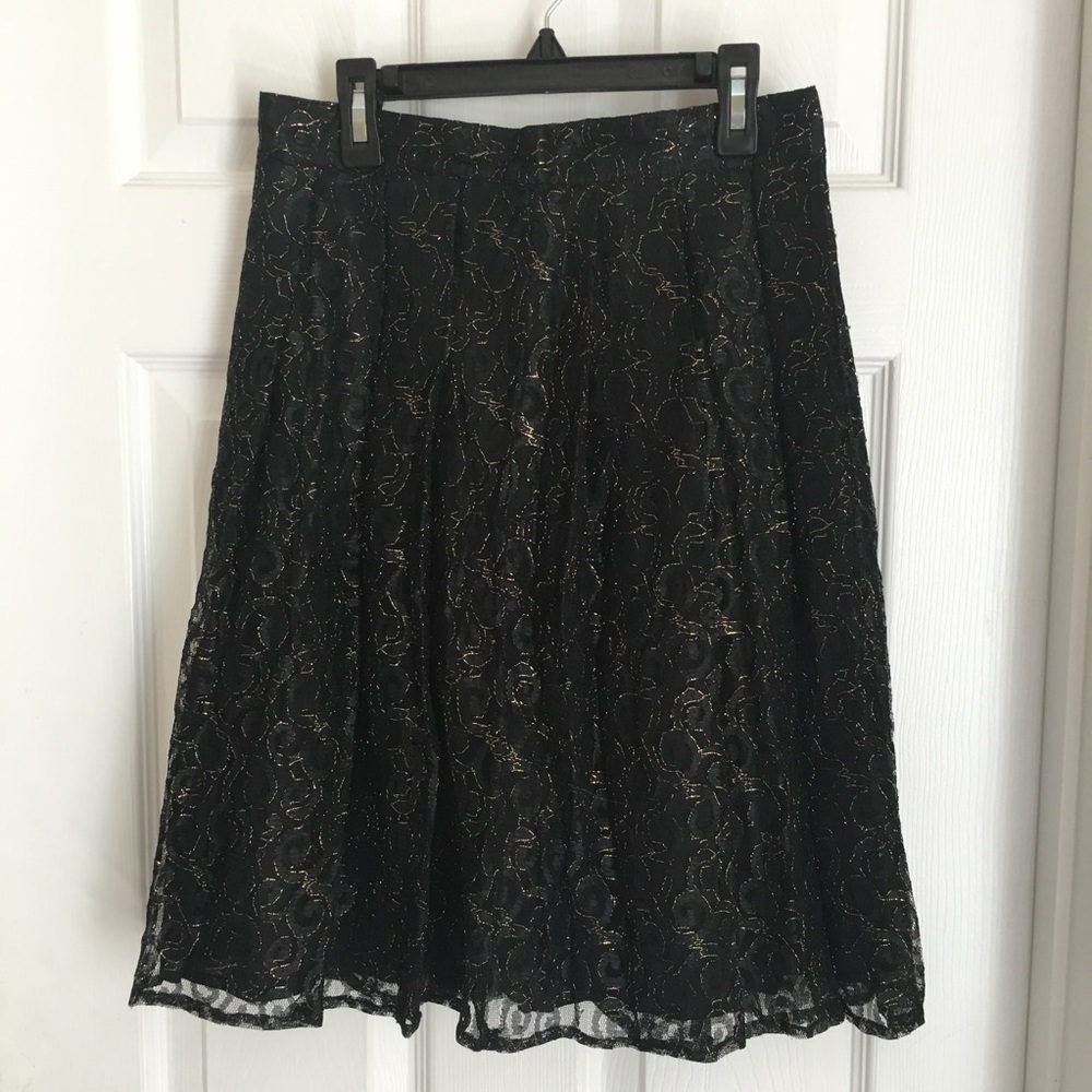 {Urban Outfitters} Metallic Vintage Fit N Flare Black & Gold Tulle Skirt